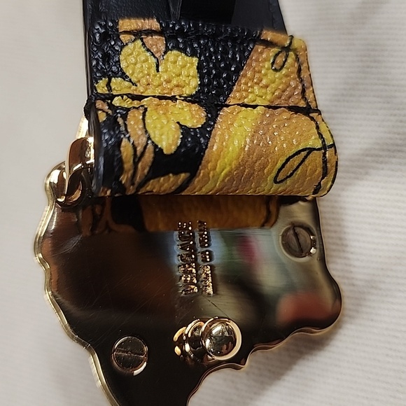 Versace La Medusa Leather Belt - Picture 3 of 13